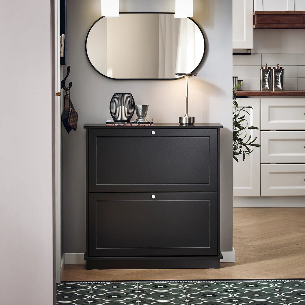 Elegant skoskab i sort med 2 rum - Minimalistisk design