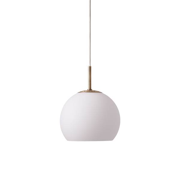Frandsen Ball Pendel i Glas - Opal Hvid, Tidløst Design