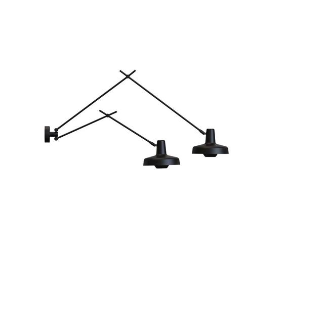 Grupa Arigato Dobbel Væglampe – Elegant Sort Designlampe