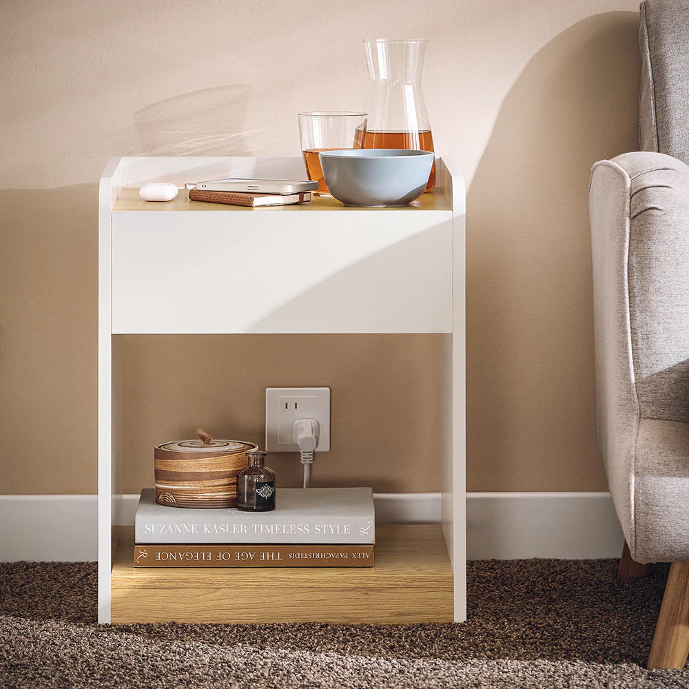 Elegant Skandinavisk Natbord i Hvid - Stilfuldt Design