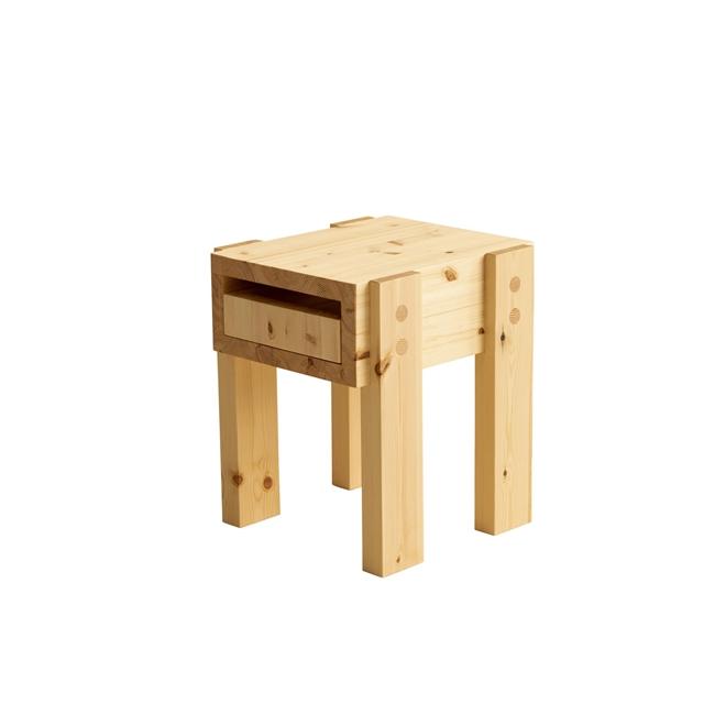 Vaarnii 003 Stilts Sidebord i Fyrretræ - Unikt Design!